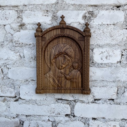 Икона Казанская Божья Матерь из дерева